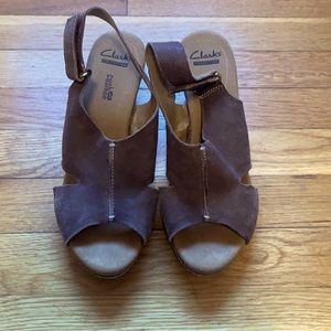 Clarks cushion low platform heel